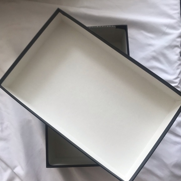 Gucci Shoe Box with Flaws - Picture 4 of 5